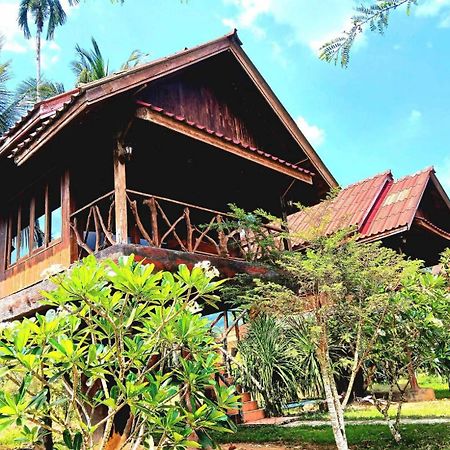 แบมบู เฮ้าส์ Hotel Khao Sok National Park ภายนอก รูปภาพ