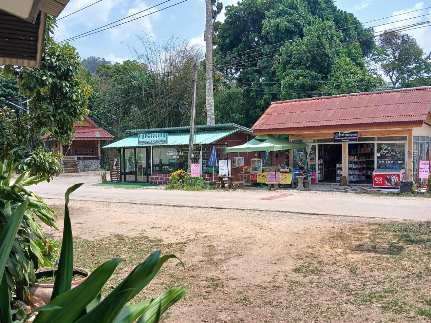 แบมบู เฮ้าส์ Hotel Khao Sok National Park ภายนอก รูปภาพ