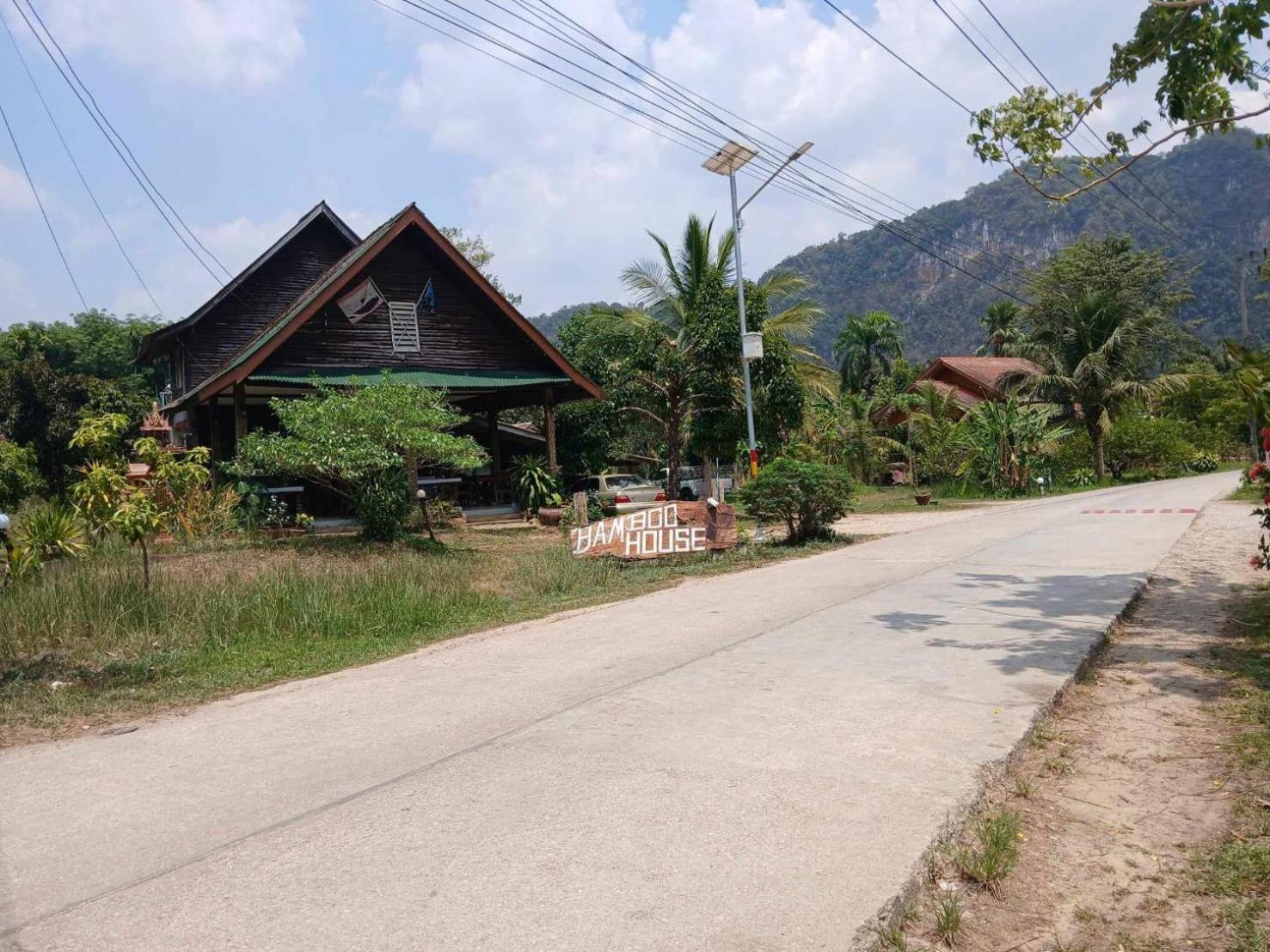 แบมบู เฮ้าส์ Hotel Khao Sok National Park ภายนอก รูปภาพ