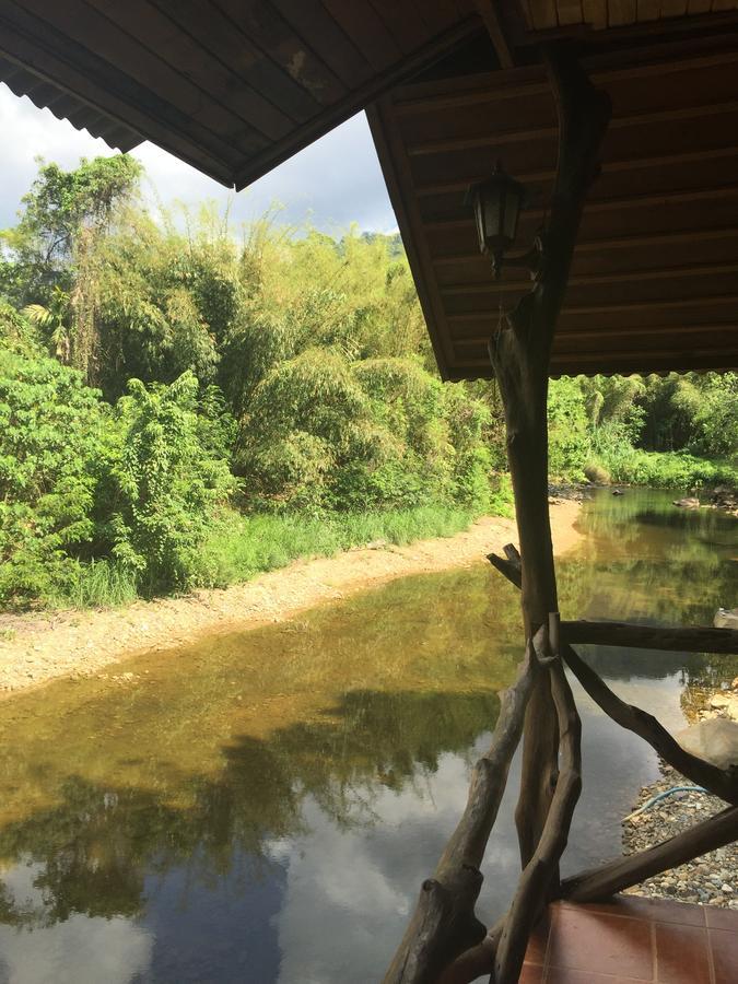 แบมบู เฮ้าส์ Hotel Khao Sok National Park ภายนอก รูปภาพ